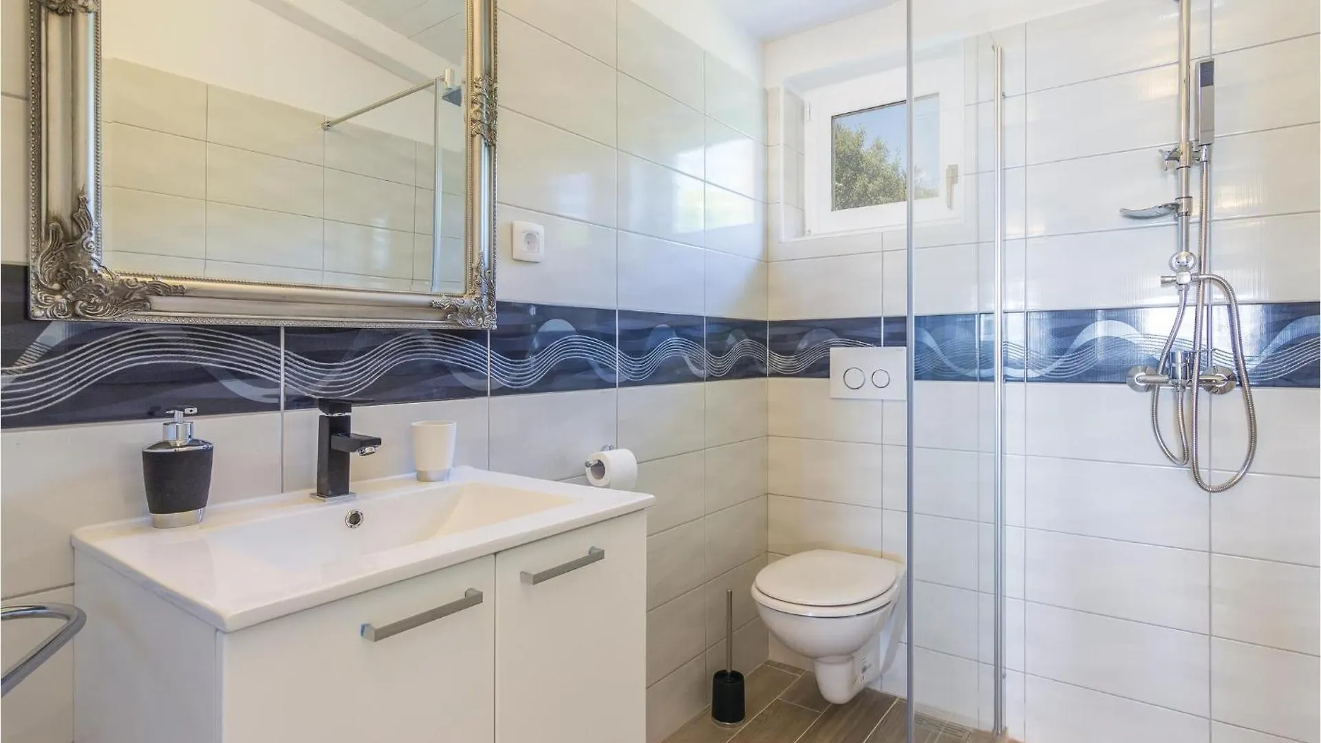 Amazing Home In Cubani With Wifi Crnibek Хорватия