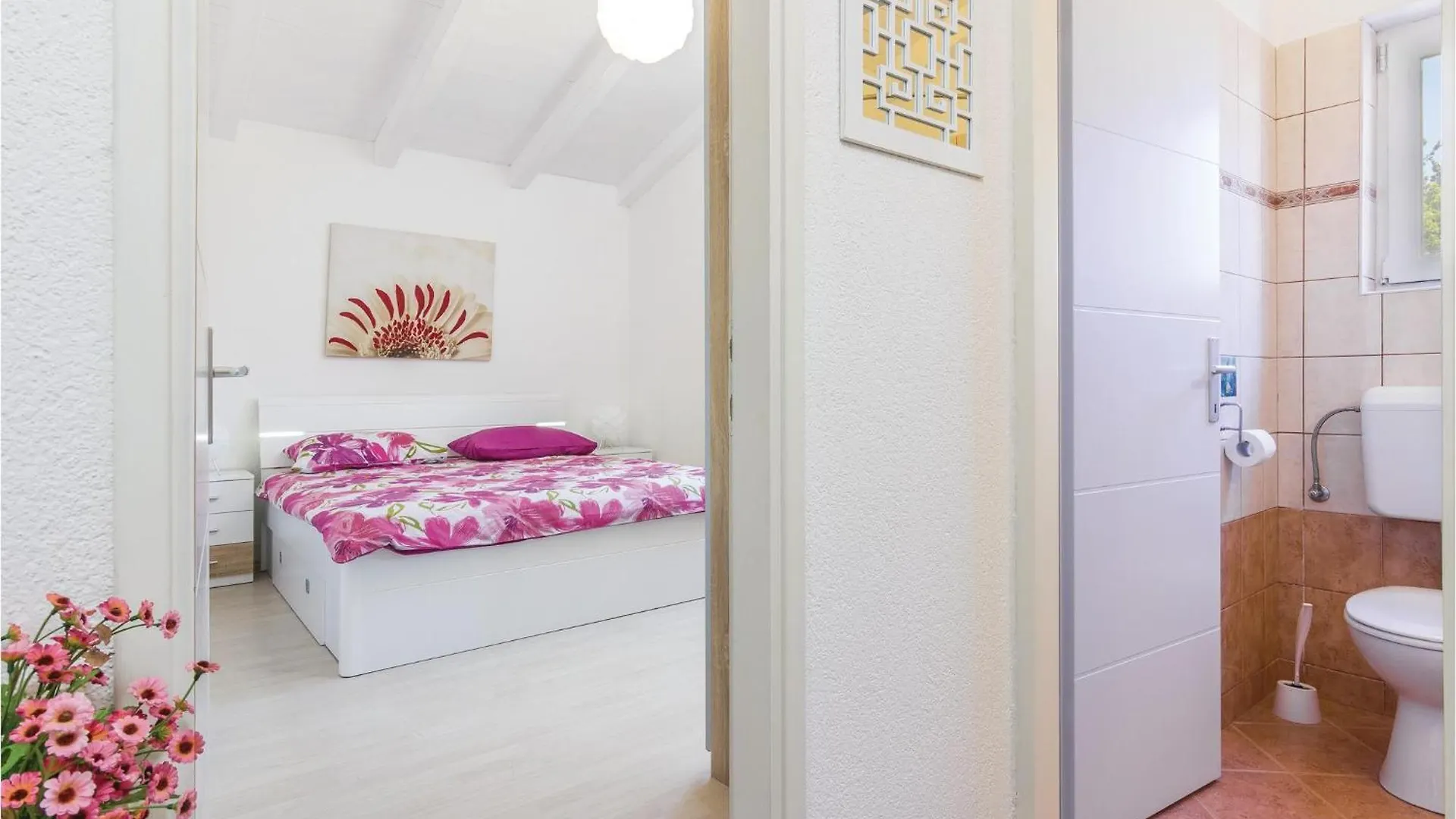 Amazing Home In Cubani With Wifi Crnibek Дом отдыха