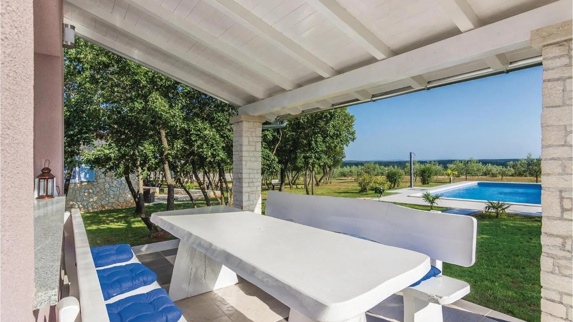 Amazing Home In Cubani With Wifi Crnibek